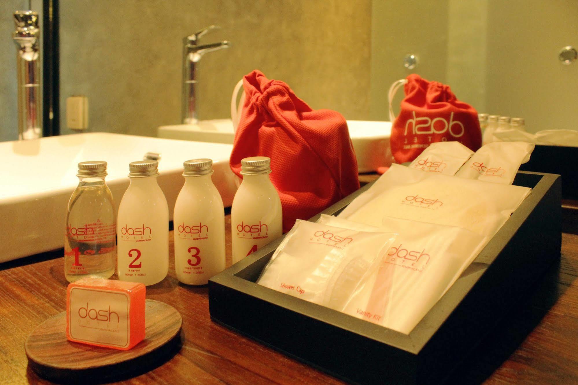 Viva Dash Hotel Seminyak Екстер'єр фото